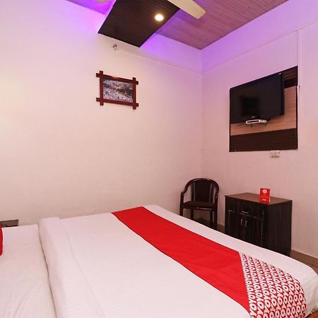 Oyo 75571 Sai Pooja Lodging Hotel Bombay Exterior foto